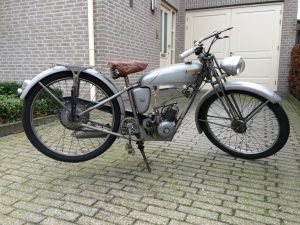 Lees meer over het artikel Motobécane Poney AG2 – 1946