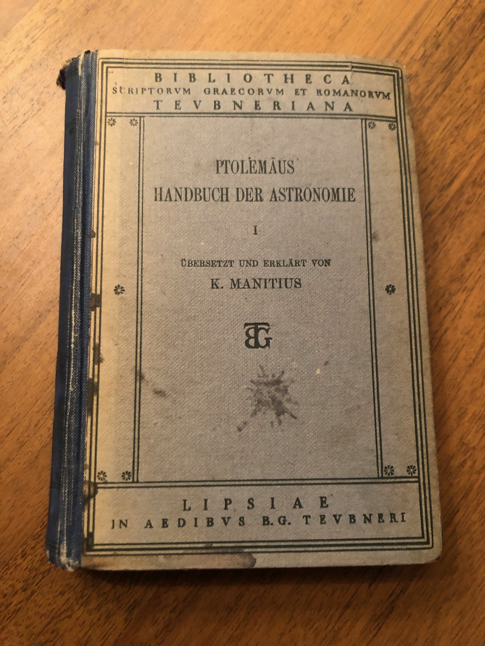 Je bekijkt nu Ptolemäus Handbuch der Astronomie – 1912