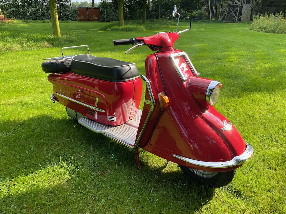 Je bekijkt nu Heinkel Tourist 103A-2 uit 1965