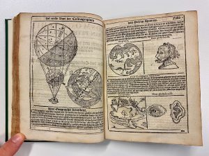 Lees meer over het artikel NL-versie van Cosmographica van Apianus – 1598 INGEZIEN